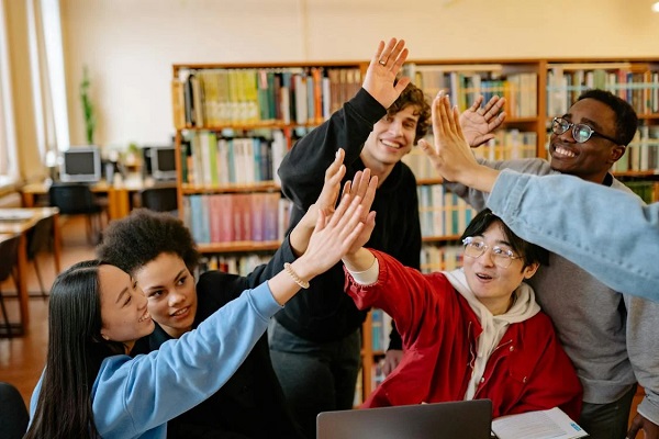 2025年去澳大利亚留学需要什么条件.jpg